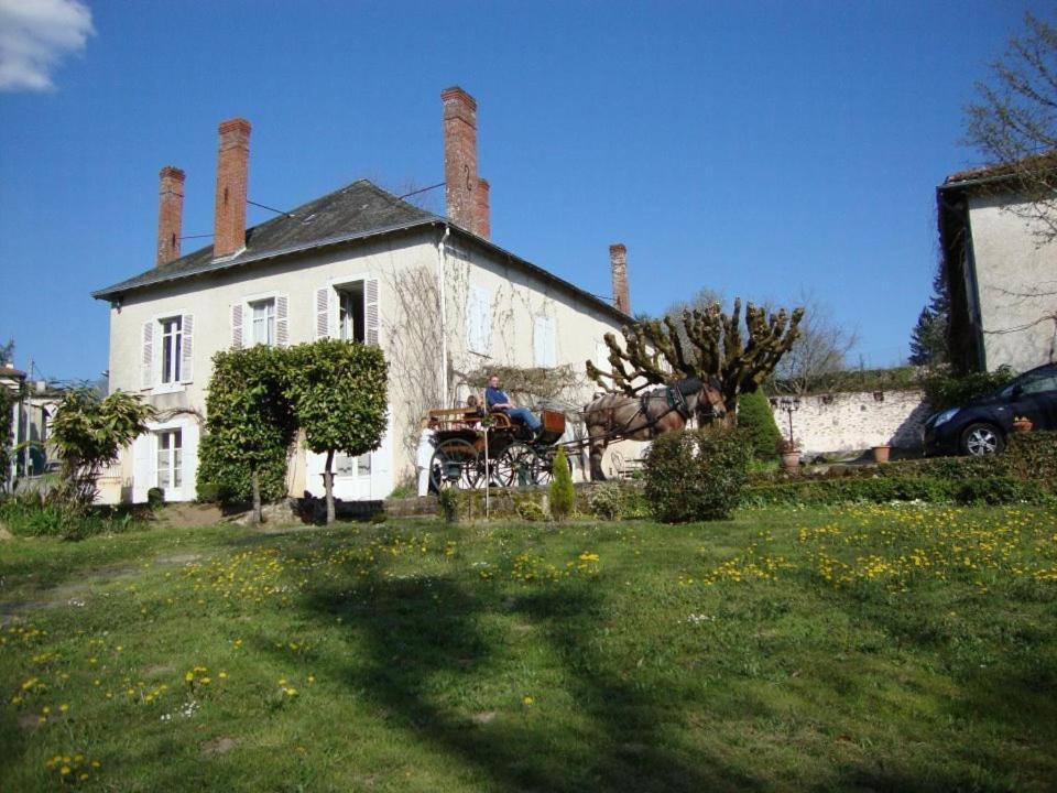 Domaine De La Dame De Lauriere Bed & Breakfast Solignac Luaran gambar