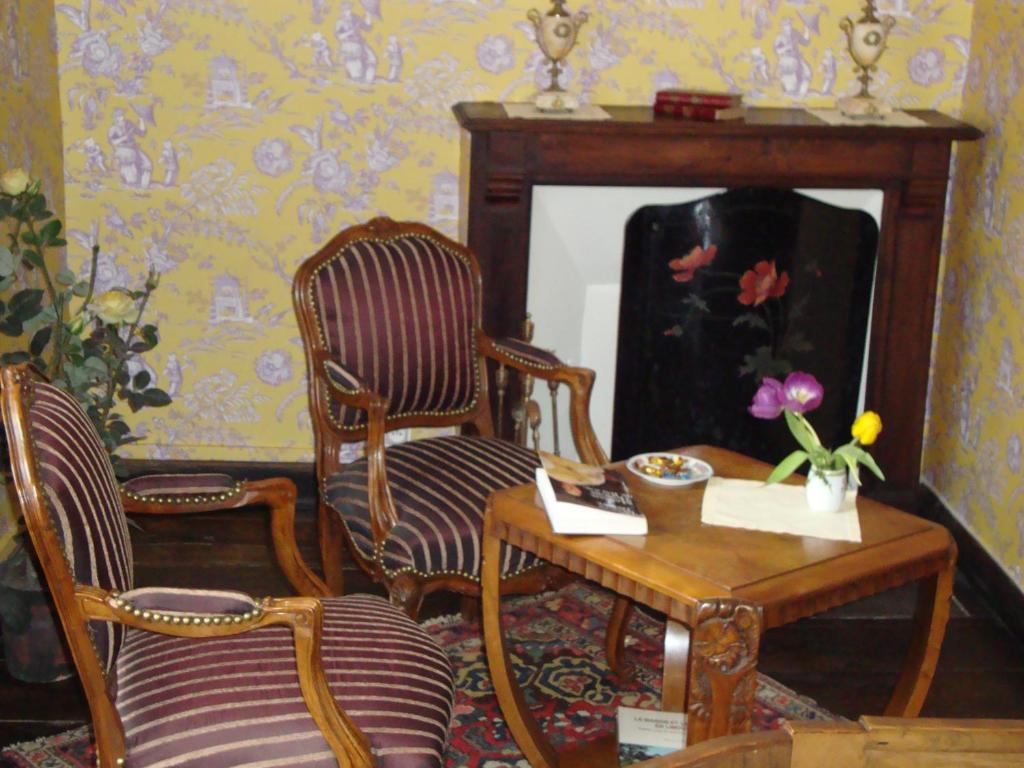 Domaine De La Dame De Lauriere Bed & Breakfast Solignac Bilik gambar