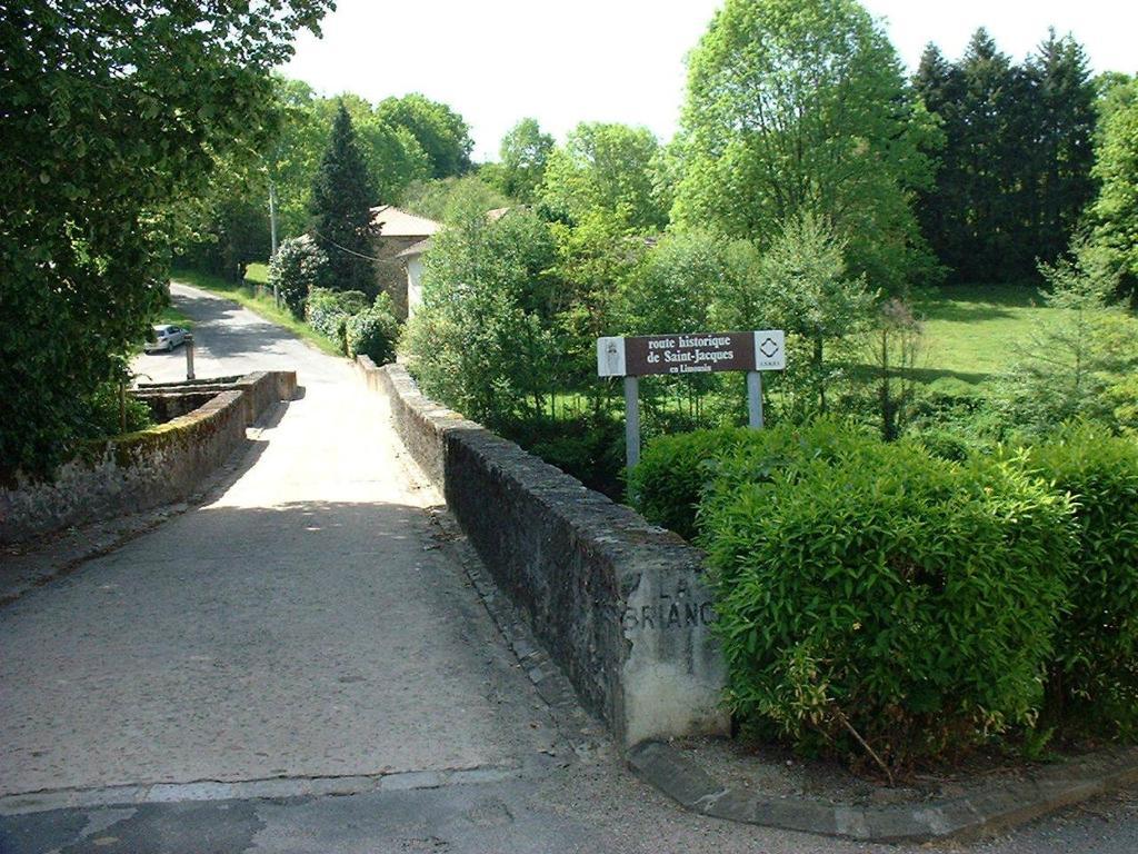 Domaine De La Dame De Lauriere Bed & Breakfast Solignac Luaran gambar