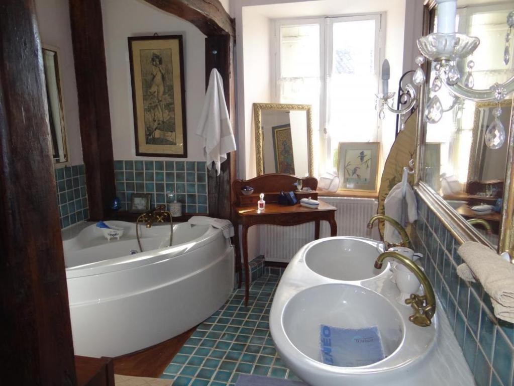 Domaine De La Dame De Lauriere Bed & Breakfast Solignac Bilik gambar