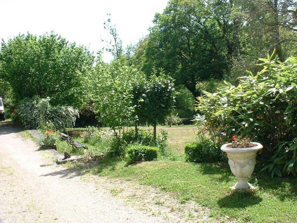 Domaine De La Dame De Lauriere Bed & Breakfast Solignac Luaran gambar